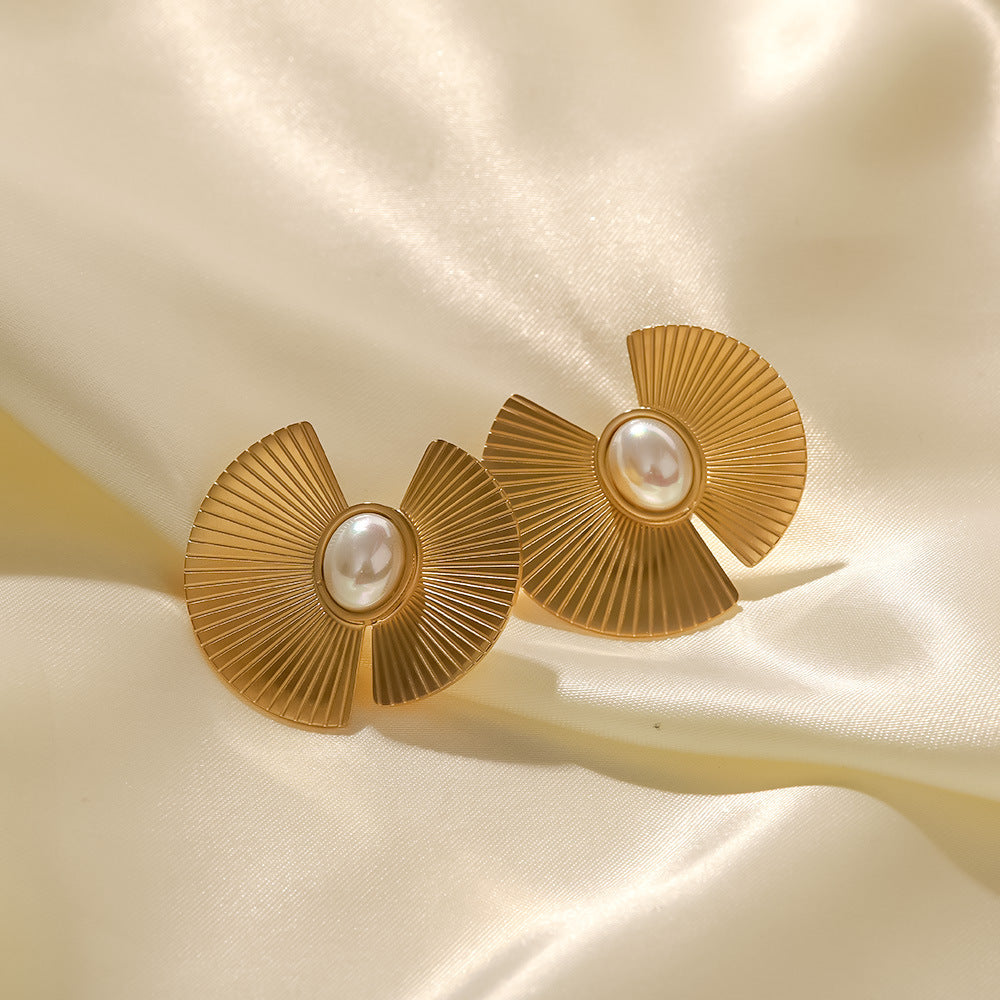 18k Gold Plated Oval Pearl Scalloped Punk Earrings