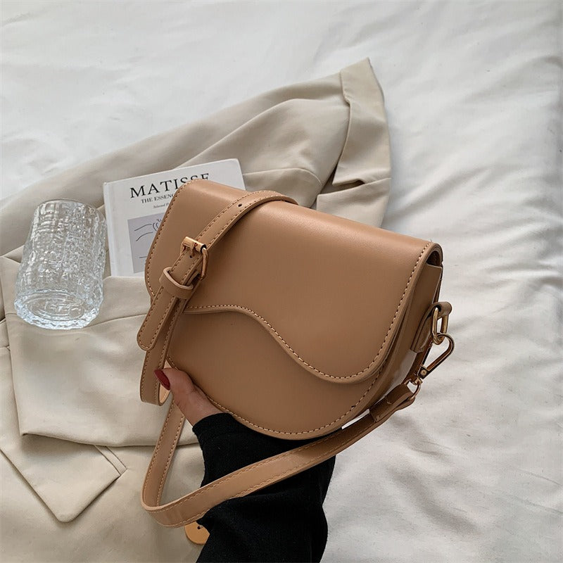 Vintage Small Bag New Fashion Versatile Autumn and Winter One Shoulder Crossbody Bag Small Women's Bag Underarm Saddle Bag