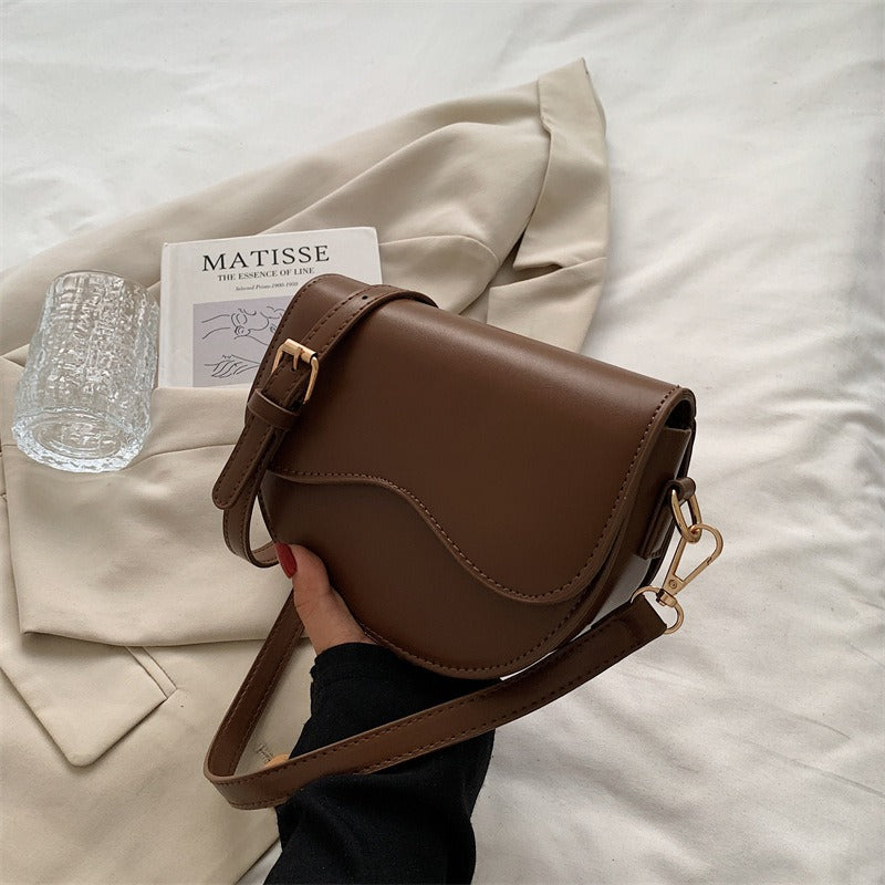 Vintage Small Bag New Fashion Versatile Autumn and Winter One Shoulder Crossbody Bag Small Women's Bag Underarm Saddle Bag