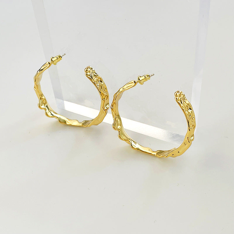 Irregular C-shaped earrings